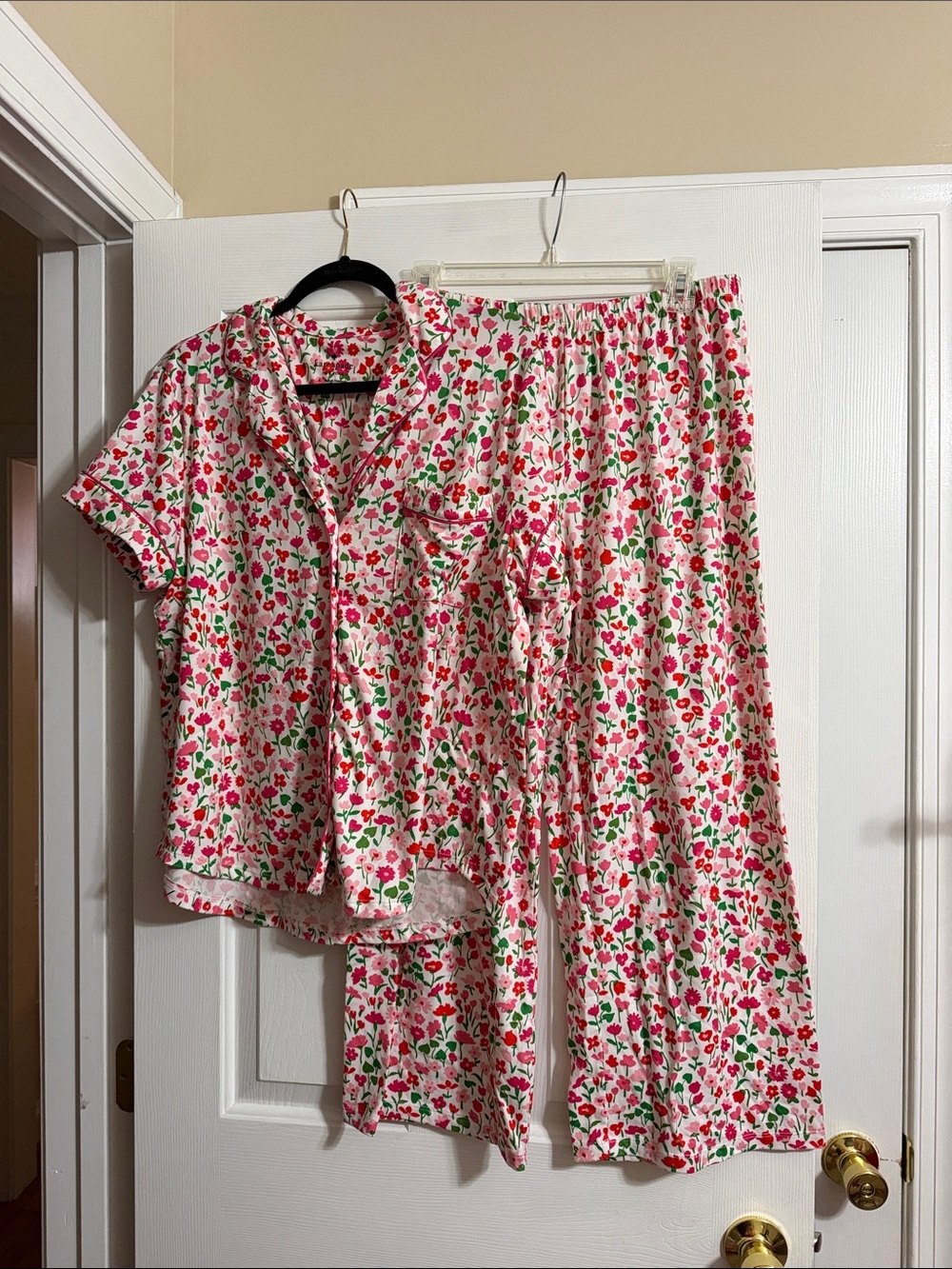 Kate Spade Colorful Floral Print Two Piece Short Sleeve and Pant Pajama Set L